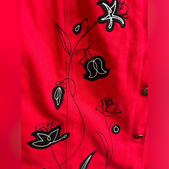 The Quacker Factory Woman's Red Denim Jacket w/ Black Embroidery SZ 2XL C6 - Picture 5 of 7